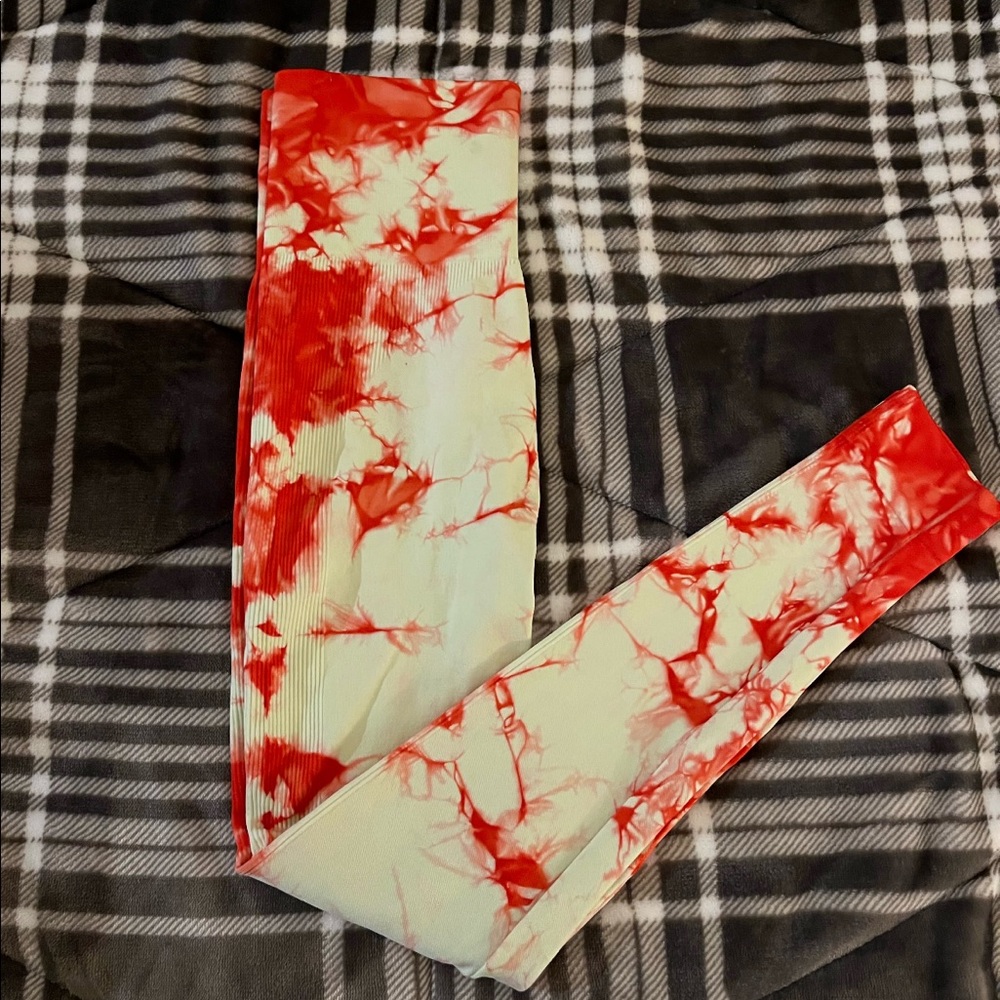 Set Active leggings. Size XS. Perfect condition. Tie Dye red and cream.